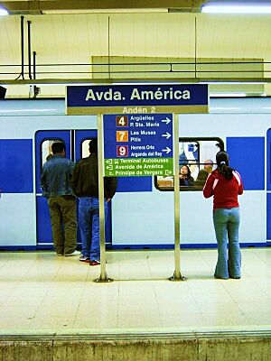 Archivo:Metro Madrid Avenida America