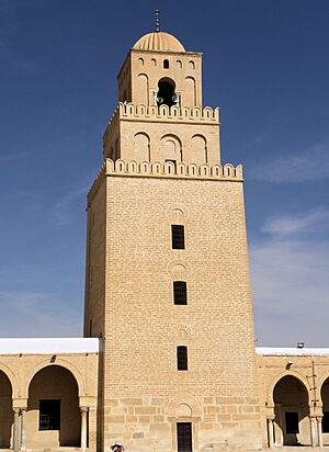 Archivo:Minaret of the Great Mosque of Kairouan, Tunisia