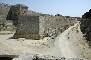Archivo:Mura Medievali, Rodi - panoramio