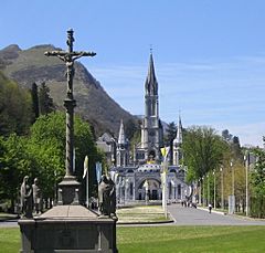 Archivo:Our Lady of Lourdes Basilica