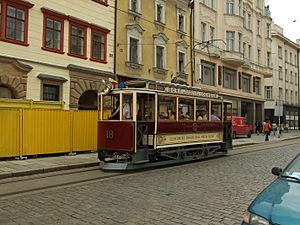 Archivo:Plzeň, Náměstí Republiky, Křižíkova tramvaj