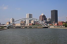 Rochester, NY from the Genesee River (5227640058)