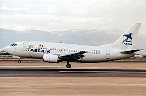 TAESA Boeing 737-500 JetPix.jpg