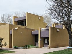 Taos County New Mexico Court House.jpg