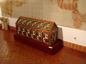 Archivo:Valladolid Museo sarcofago infante Alfonso lou