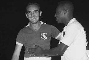 Archivo:Óscar Míguez y Pelé