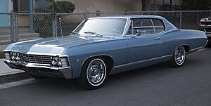 Archivo:1967 Chevrolet Caprice coupé 283, front left