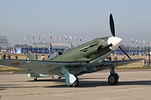 Archivo:1 white Mikoyan Mig-3 Russian Air Force (8019176569)