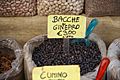 4628 - Bacche di ginepro al mercato di Ortigia, Siracusa - Foto Giovanni Dall'Orto, 20 marzo 2014.jpg