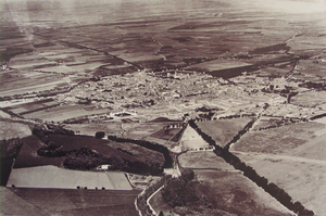 Archivo:Alcalá de Henares (1920) vista aérea