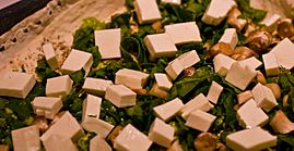 Archivo:Baladi Cheese, Spinach, Avocado & Zataar (2806311953)