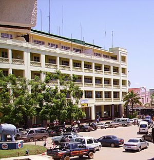 Archivo:Banque commerciale du Congo de Lubumbashi