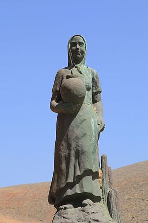 Archivo:Betancuria village - FV-30-Calle San Diego De Alcalá-Calle General Linares 02 ies