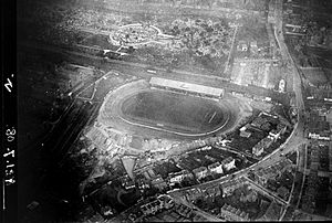 Archivo:Bird Eye Pictures of Chelsea's Stamford Bridge stadium 1909