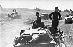 Archivo:Bundesarchiv Bild 101I-185-0139-20, Polen, Russland, Panzer in Bereitstellung