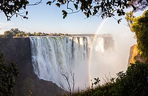 Archivo:Cataratas Victoria, Zambia-Zimbabue, 2018-07-27, DD 46-50 PAN