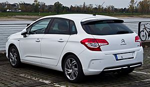 Archivo:Citroën C4 Exclusive (II) – Heckansicht, 11. November 2015, Düsseldorf
