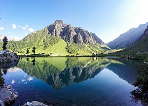 Archivo:Dhanak Lake, Do Mail