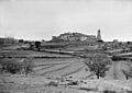 El poble de Pueyo de Marguillén voltat de camps de conreu (cropped)