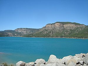 Archivo:Embalse de Arenoso (Montanejos)