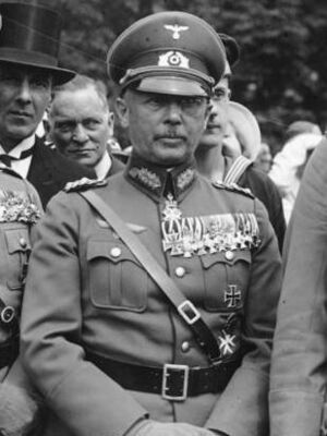 Archivo:Fritsch, Bundesarchiv 1934 (cropped)
