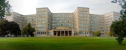 Archivo:Goethe University Frankfurt Poelzig Building