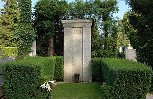 Archivo:Grinzinger Friedhof - Gustav Mahler
