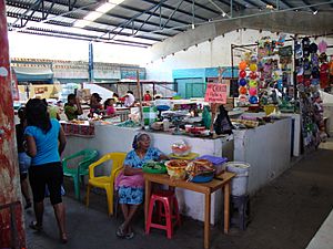 Archivo:Interior del Mercado