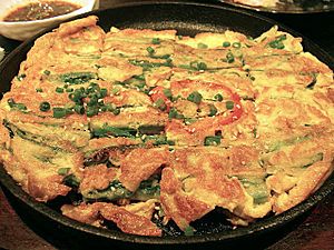 Archivo:Korean.food-Bindaetteok-01