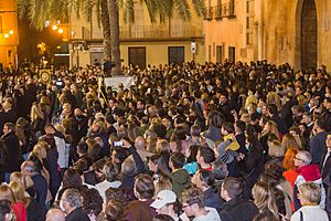 Archivo:Multitud en la Trencà del Guió