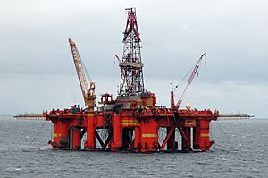 Archivo:Oil platform in the North Sea