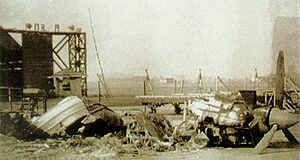 Archivo:PAF hangar at Dacca airfield after an air attack by the IAF, Dec 71
