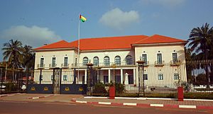 Archivo:Palácio Presidencial em Bissau (2)
