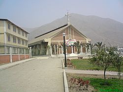 Archivo:Parroquia San Andrés de Huaycán