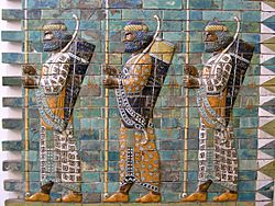 Archivo:Persian warriors from Berlin Museum