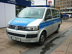Archivo:Polizei(B-30873) - Flickr - antoniovera1