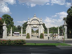 Archivo:Puerta de Felipe IV 1