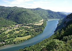 Rivière d'Ain et hameau de Bombois (Matafelon-Granges) depuis Corveissiat