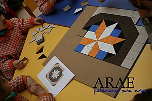 Archivo:Taller infantil sobre mosaico Nolla