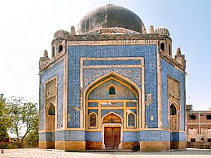 Archivo:Tomb of the Kalhoro ruler Mian Ghulam Shah Kalhoro - view 5