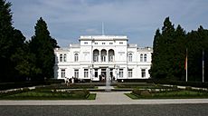 Archivo:Villa Hammerschmidt Bonn Seite Adenauerallee 20080831