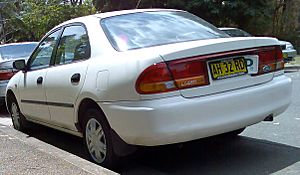Archivo:1994-1996 Ford Laser (KJ) LXi sedan 01