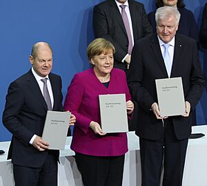 Archivo:2018-03-12 Unterzeichnung des Koalitionsvertrages der 19. Wahlperiode des Bundestages by Sandro Halank–054