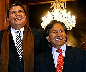 Archivo:Alan García y Alejandro Toledo