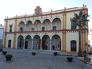 Archivo:Ayuntamiento Moguer dia 20170114