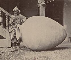 Archivo:Barry (capitaine). F. 25. Grand vase, pour la conservation du vin en Kacheti Géorgie. Mission scientifique de Mr Ernest Chantre. 1881
