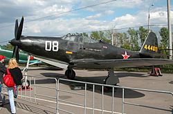 Archivo:Bell P-63 Kingcobra on display in Victory Park, Moscow. Photo taken in June 2004