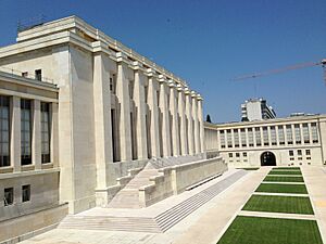 Archivo:Building A of the Palace of Nations, UN Campus, Geneva, 20130716-01
