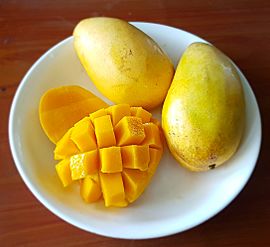 Carabao mangoes (Philippines).jpg