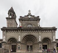 Archivo:Catedral de la Inmaculada Concepción, Manila, Filipinas, 2023-08-26, DD 21